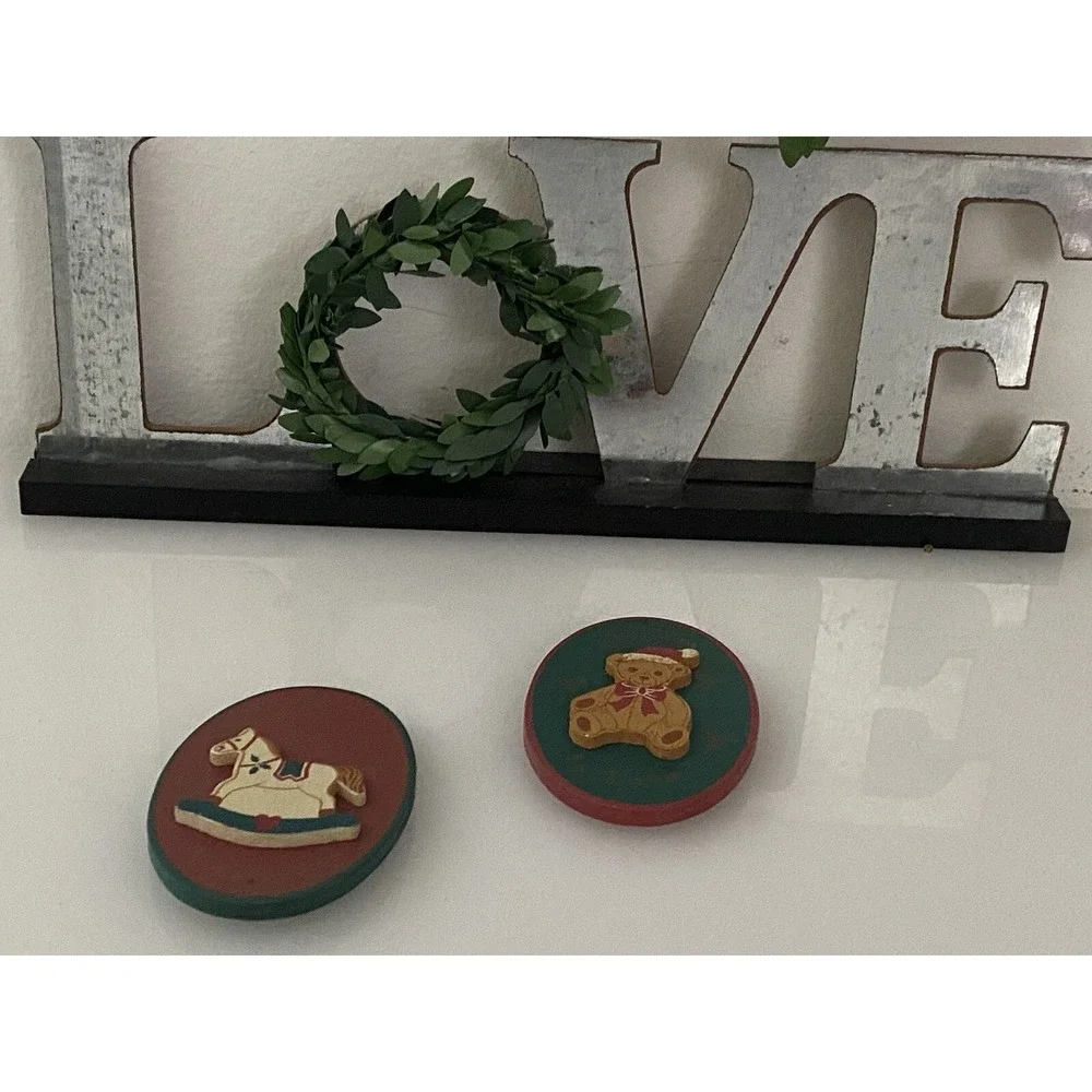 Russ Folk Art Style‎ Wooden Wood Christmas Vintage Refrigerator Magnets Lot Of 2